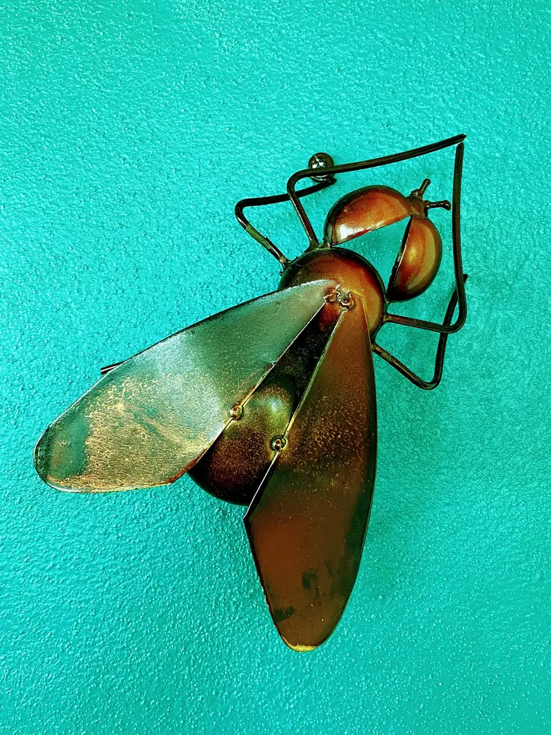 Metal bee sculpture, Casa Gratitud, Yelapa