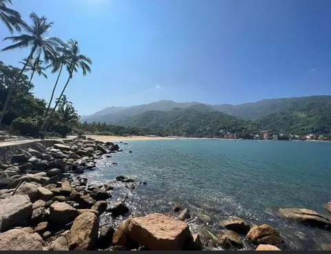 What are the best day trips from Yelapa? Majahuitas, Quimixto, and Las Ánimas